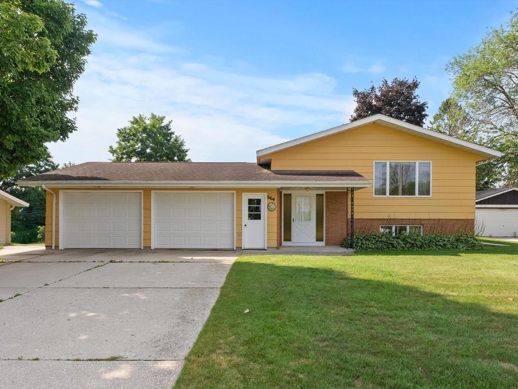 664 Randolph STREET, Mishicot, WI 54228