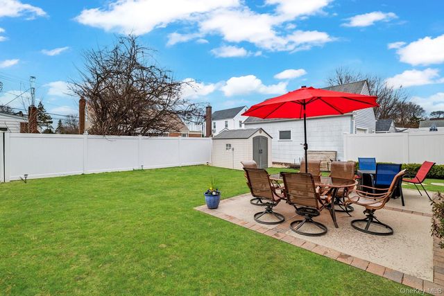 2A Baylis Place, Lynbrook, NY 11563
