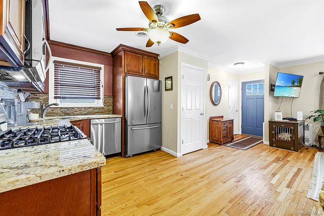 2A Baylis Place, Lynbrook, NY 11563