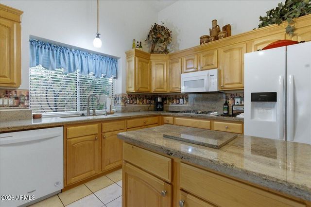 8452 W KIMBERLY Way, Peoria, AZ 85382