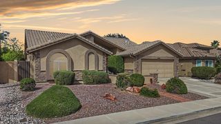 8452 W KIMBERLY Way, Peoria, AZ 85382