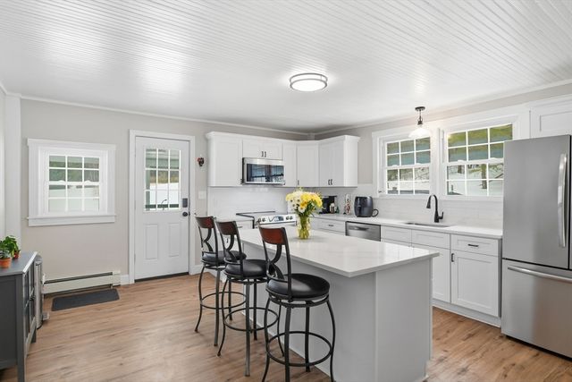 46 Smith St, Palmer, MA 01069