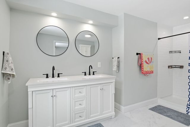 46 Smith St, Palmer, MA 01069