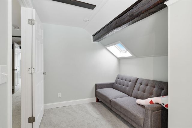 46 Smith St, Palmer, MA 01069