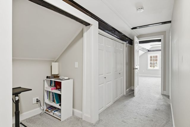 46 Smith St, Palmer, MA 01069