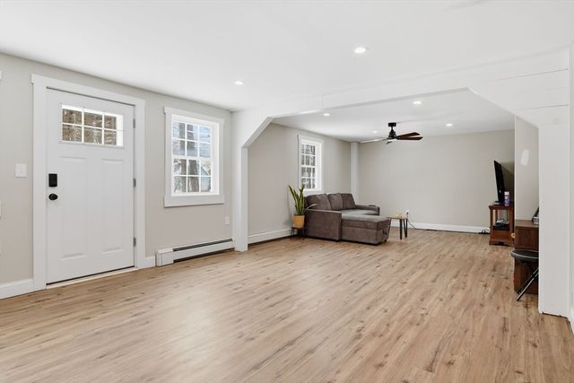 46 Smith St, Palmer, MA 01069