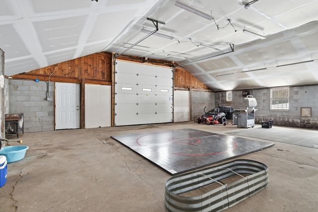 46 Smith St, Palmer, MA 01069