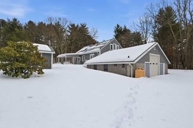 46 Smith St, Palmer, MA 01069