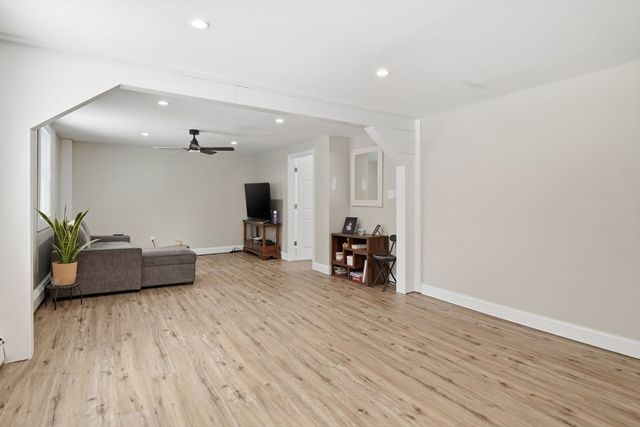 46 Smith St, Palmer, MA 01069