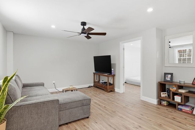 46 Smith St, Palmer, MA 01069