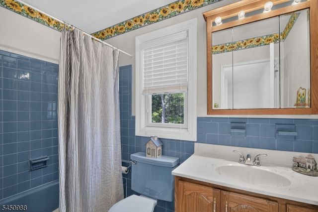 4 Darby Rd, East Brunswick Twp., NJ 08816