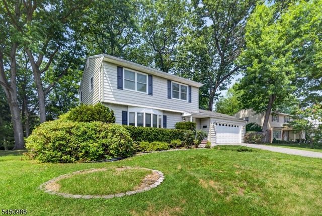 4 Darby Rd, East Brunswick Twp., NJ 08816