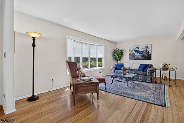 4 Darby Rd, East Brunswick Twp., NJ 08816