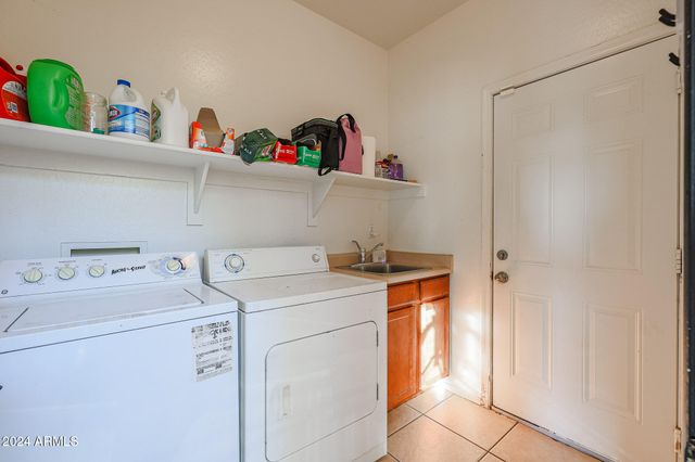 9214 S 35TH Glen, Laveen, AZ 85339