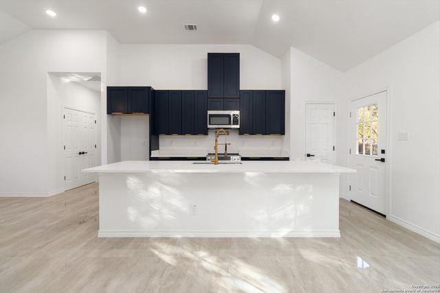 4606 Oak Climb, San Antonio, TX 78217