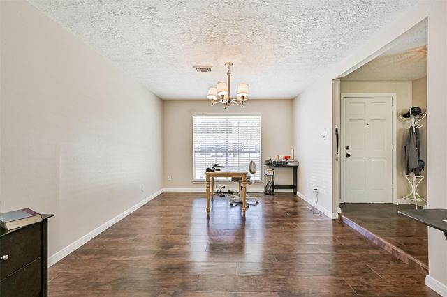 1104 Lost River Drive, Friendswood, TX 77546