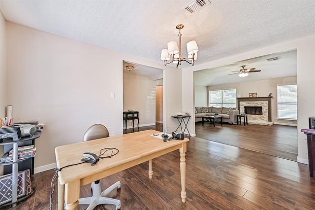 1104 Lost River Drive, Friendswood, TX 77546