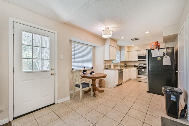 1104 Lost River Drive, Friendswood, TX 77546