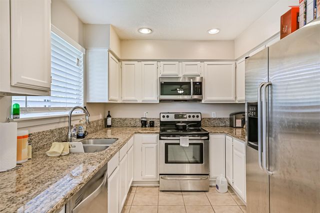 1104 Lost River Drive, Friendswood, TX 77546