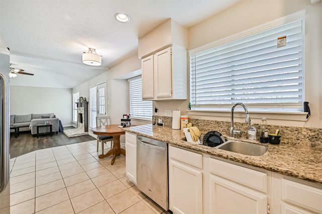 1104 Lost River Drive, Friendswood, TX 77546