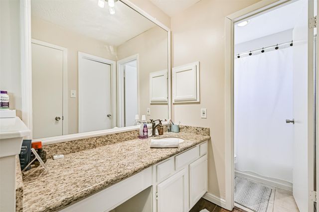 1104 Lost River Drive, Friendswood, TX 77546