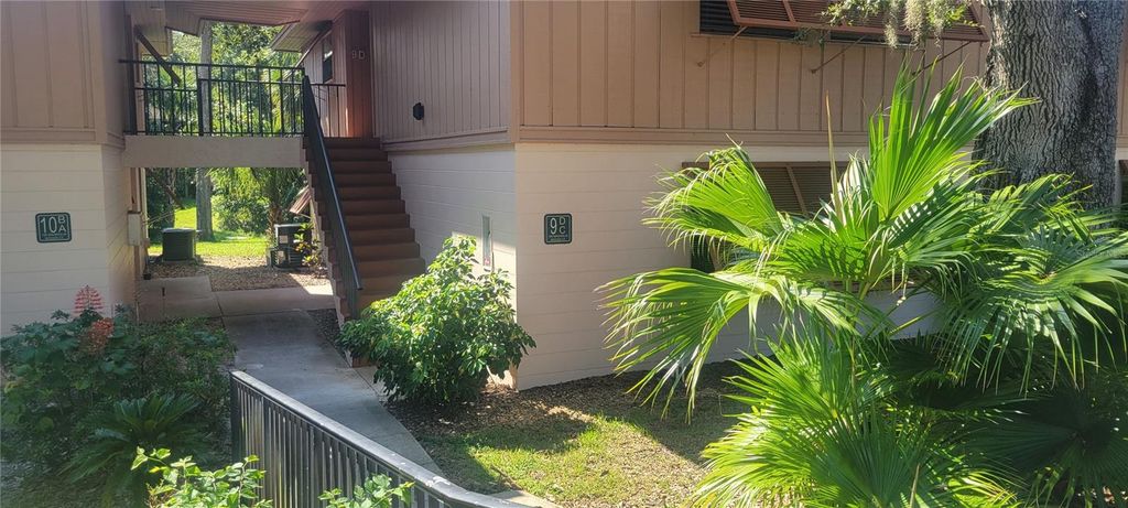 180 MAGNOLIA WOODS COURT 9C, Deltona, FL 32725