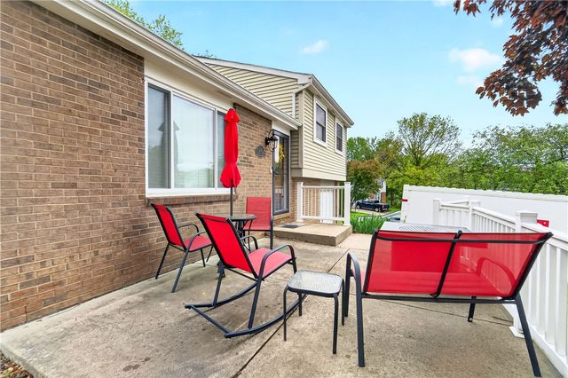 226 Briar Path, North Fayette, PA 15126
