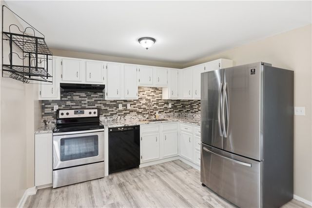 226 Briar Path, North Fayette, PA 15126