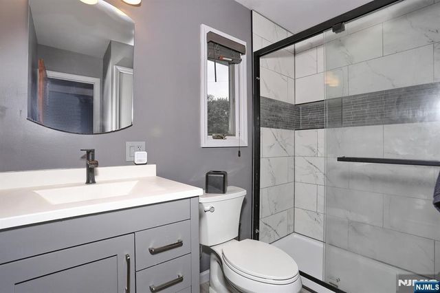 105 Rivervale Road, Park Ridge, NJ 07656