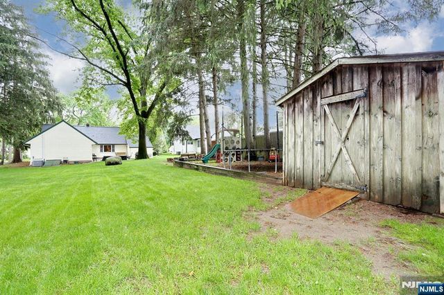 105 Rivervale Road, Park Ridge, NJ 07656