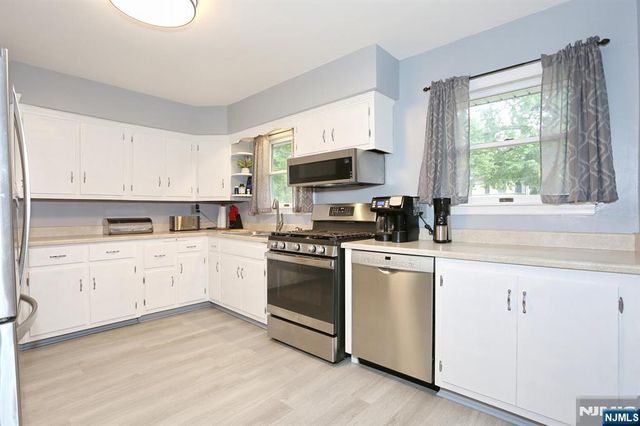 105 Rivervale Road, Park Ridge, NJ 07656