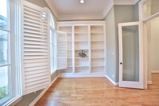 6335 E Mystic Meadow, Houston, TX 77021