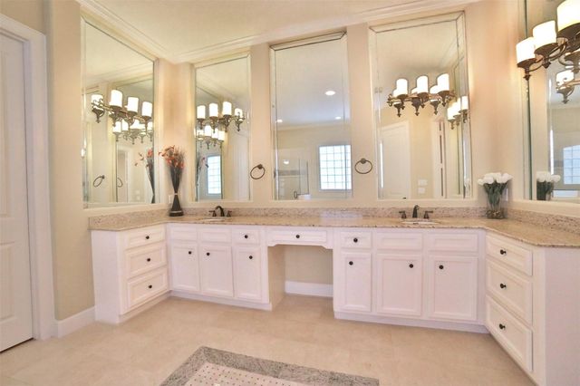 6335 E Mystic Meadow, Houston, TX 77021