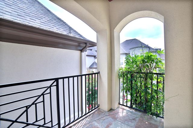 6335 E Mystic Meadow, Houston, TX 77021