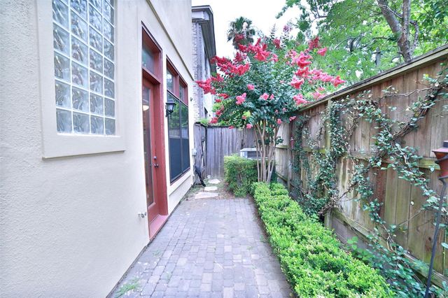 6335 E Mystic Meadow, Houston, TX 77021