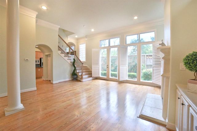 6335 E Mystic Meadow, Houston, TX 77021