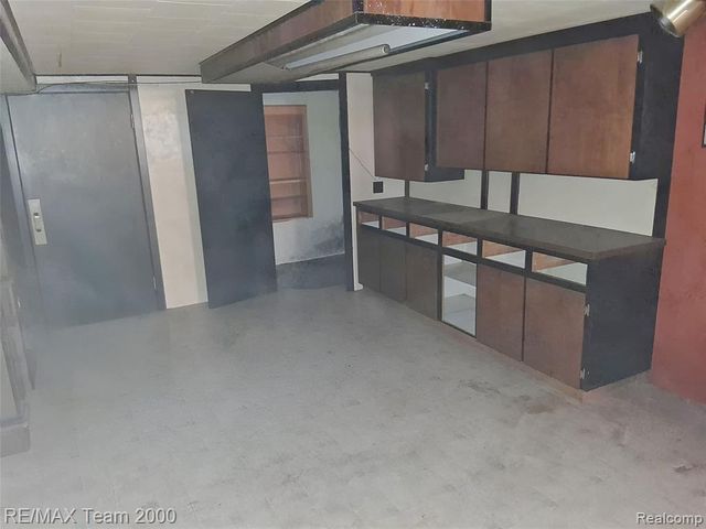 15345 Bainbridge Street, Livonia, MI 48154