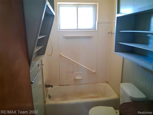 15345 Bainbridge Street, Livonia, MI 48154