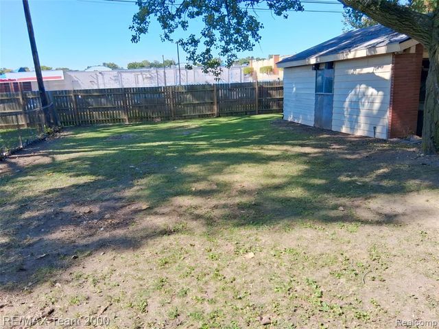 15345 Bainbridge Street, Livonia, MI 48154