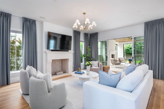 4505 S Versailles Avenue, Highland Park, TX 75205