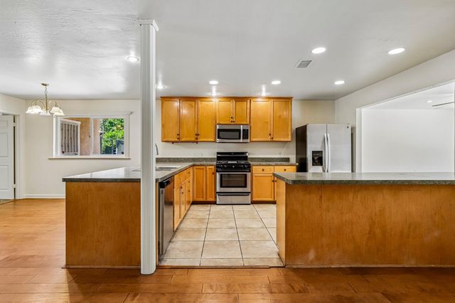 6808 Kermit Ln, Fair Oaks, CA 95628