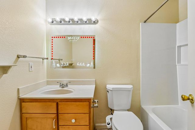 6808 Kermit Ln, Fair Oaks, CA 95628