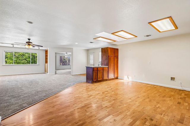 6808 Kermit Ln, Fair Oaks, CA 95628