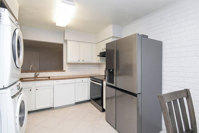 12469 Sharpview Drive 2469, Houston, TX 77072