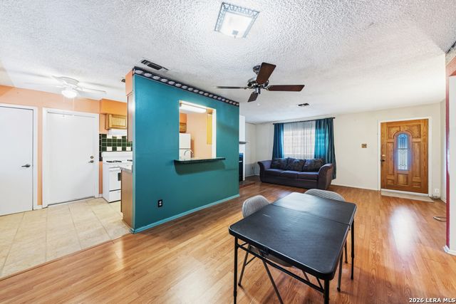 5731 BEAR LAKE DR, San Antonio, TX 78244