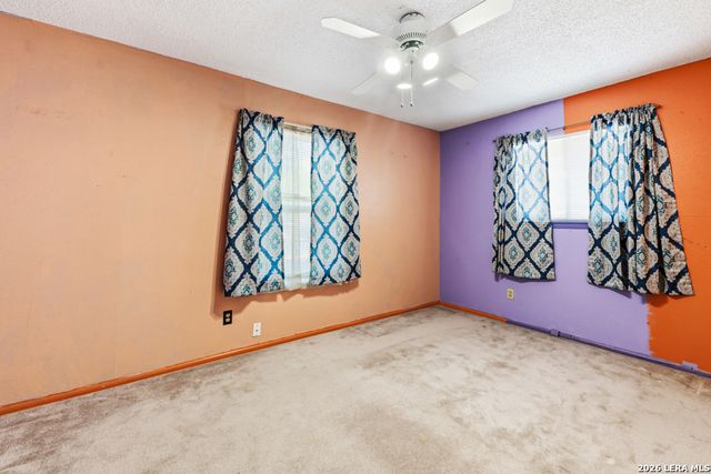 5731 BEAR LAKE DR, San Antonio, TX 78244