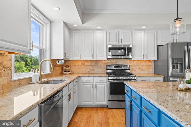 724 ASHURST RD, Havertown, PA 19083
