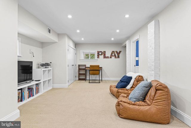 724 ASHURST RD, Havertown, PA 19083