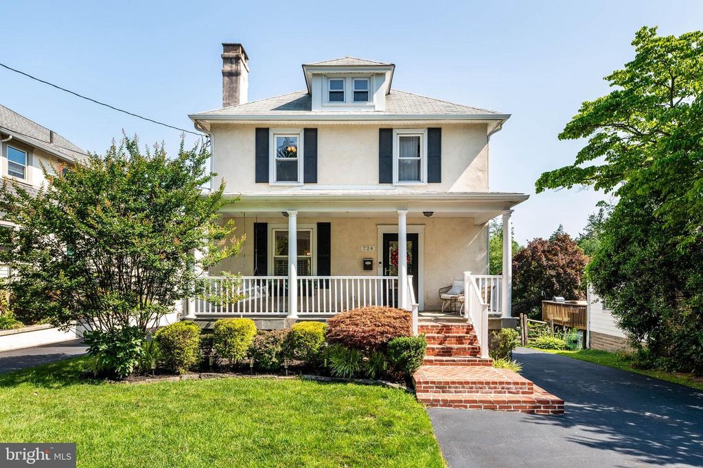 724 ASHURST RD, Havertown, PA 19083