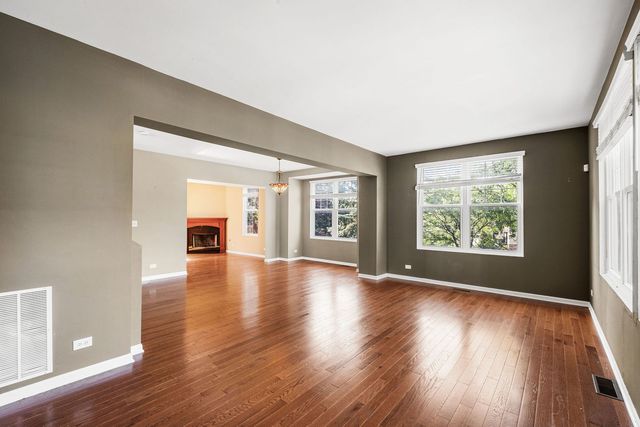 3845 N Milwaukee Avenue, Chicago, IL 60641